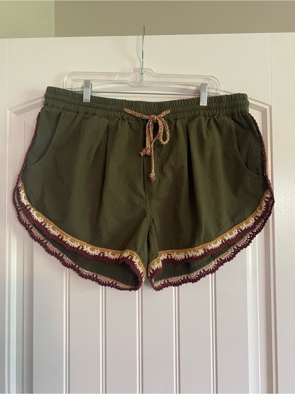 Free People Coastal Cruise pull on Olive Crochet-Trim Shorts - Picture 5 of 9